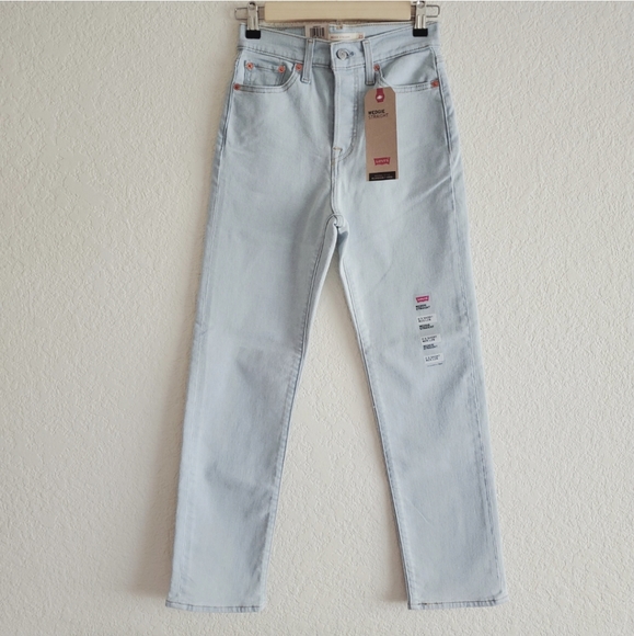 Levi's Wedgie Fit High Rise Waisted Straight Jeans Light Wash - Picture 5 of 8